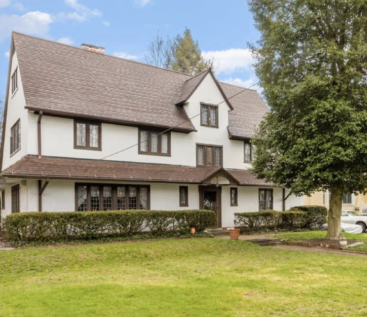 25 East Cedar